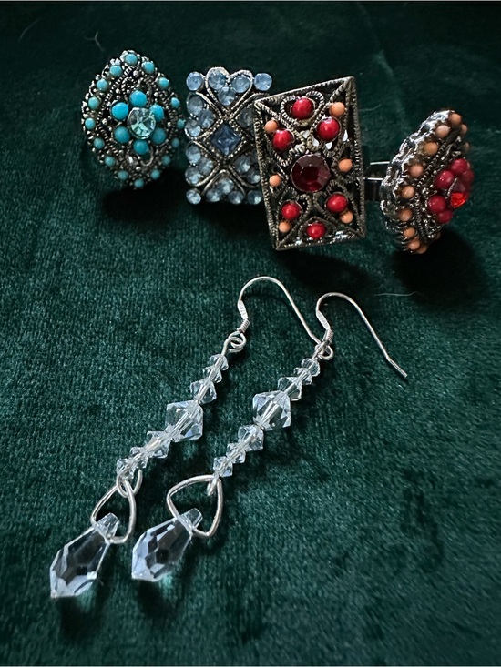 Jewelry - Crystal Drop Dangle Earrings with vintage adjustable ring lot (4 rings)
